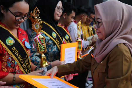PIAGAM PENGHARGAAN DUTA BACA KOTA PALANGKA RAYA