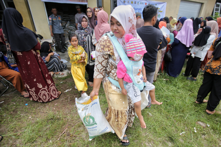 BAWA BERAS BANTUAN PANGAN