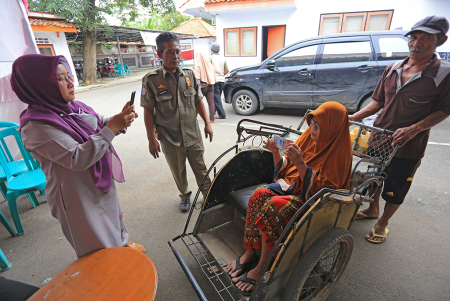 PENYALURAN BLT DI INDRAMAYU