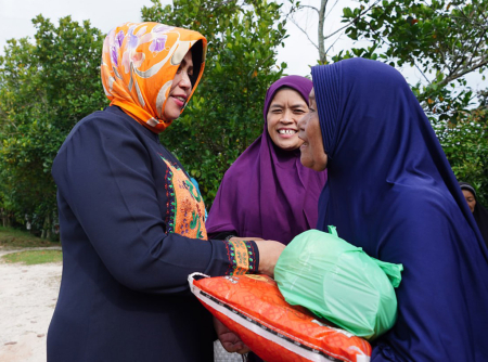 BAGIKAN SEMBAKO UNTUK KAUM DHUAFA