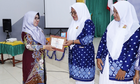 JUARA LOMBA MENGGAMBAR HARI GURU NASIONAL 