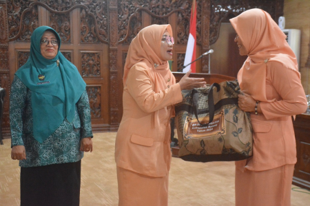 BANTUAN APE