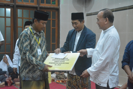 BERIKAN SANTUNAN