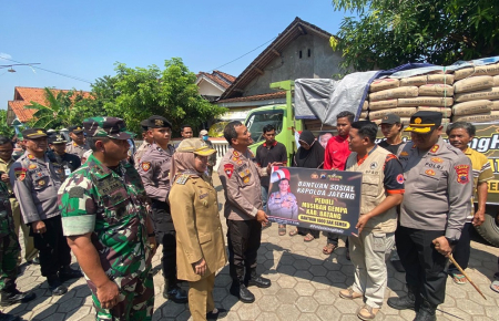 BANTUAN 1.000 SEMEN PENANGGULANGAN GEMPA