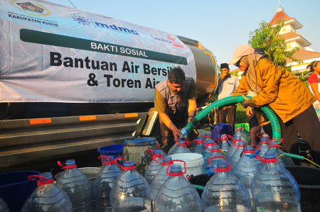 AKSI WARTAWAN PEDULI KEKERINGAN DI KUDUS
