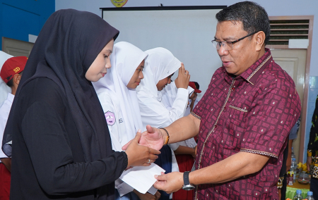 BANTUAN BEASISWA BERPRESTASI
