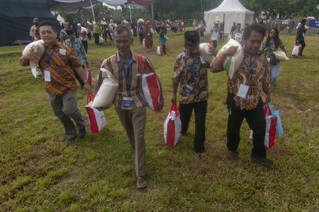 PENYALURAN BANTUAN PANGAN CADANGAN BERAS DI SALATIGA