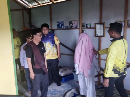 MENINJAU BANTUAN RUMAH
