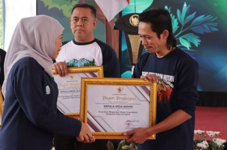 PENGHARGAAN BAGI PENGENDALI KARHUTLA