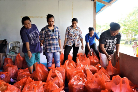 BANTUAN UNTUK PENGUNGSI YARLER KOTA TUAL