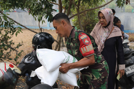 PENYALURAN BANTUAN PANGAN BERAS CPP