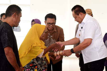 BANTUAN PANGAN UNTUK RAKYAT