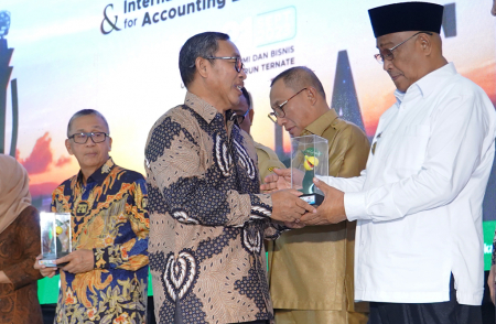 CINDERAMATA UNTUK WALIKOTA TIDORE