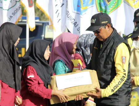 BANTUAN LAPTOP DARI PEMPROV KALSEL