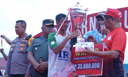 PIALA BERGILIR SEPAKBOLA SOEKARNO CUP U-17