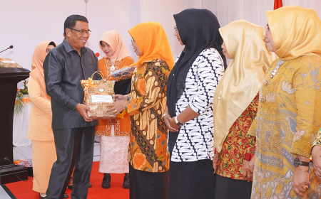 MENJADI KEKUATAN DALAM KELUARGA