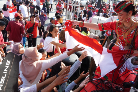 BAGIKAN BENDERA MERAH PUTIH