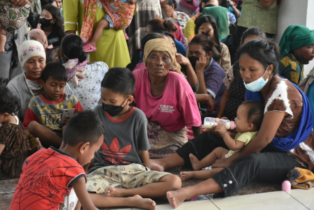  TUNGGU PEMBAGIAN SEMBAKO