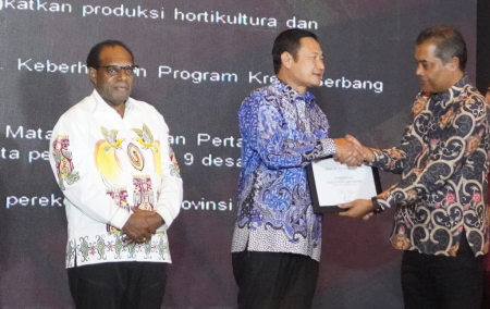 PIMPINAN DAERAH  JATIM RAIH PENGHARGAAN					