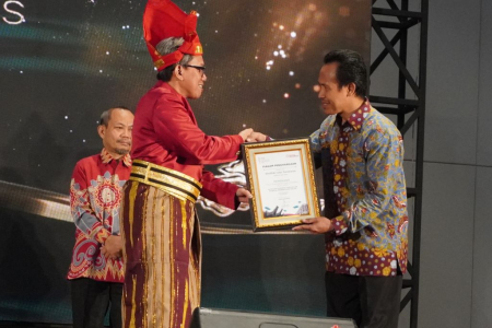 GUBERNUR JATIM MERAIH The 1st  IGA 2023