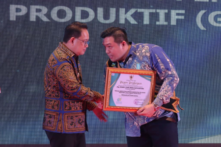 PENGHARGAAN PENGABDIAN TANPA BATAS