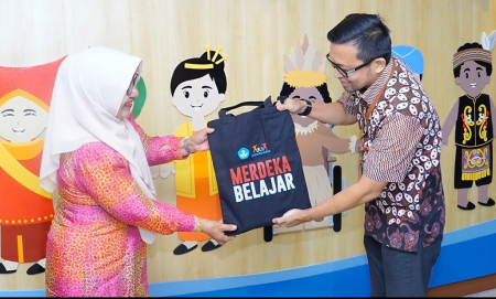 MENCERDASKAN ANAK-ANAK INDONESIA