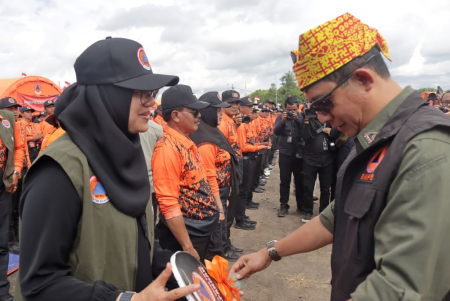 SERAHKAN BANTUAN