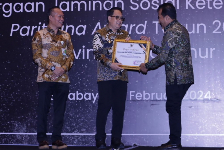 PJ WALIKOTA PROBOLINGGO TERIMA PENGHARGAAN