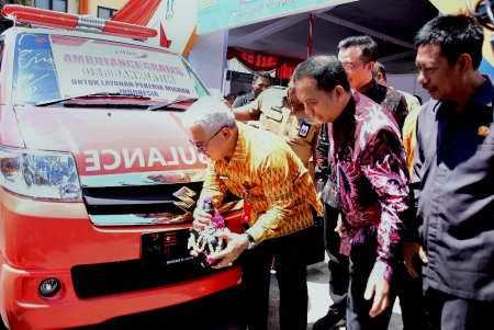 AMBULANCE UNTUK PMI JATIM
