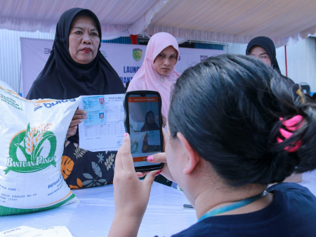 PENYALURAN BANTUAN CADANGAN PANGAN PEMERINTAH