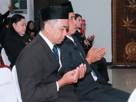 PENYERAHAN TANDA KEHORMATAN SATYALANCANA KARYA SATYA