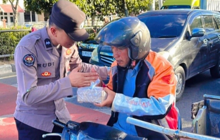 POLDA ACEH BERBAGI TAKJIL