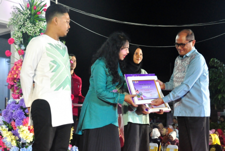 LOMBA VIDEO BANGGA BERKARAWO
