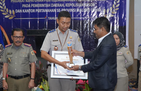 MAKSIMALKAN LAYANAN PUBLIK YANG BERKUALITAS