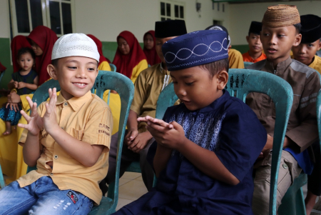 MENUNGGU WAKTU BUKA PUASA