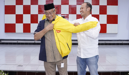 PAKAIKAN ALMAMATER UNIVERSITAS INDONESIA