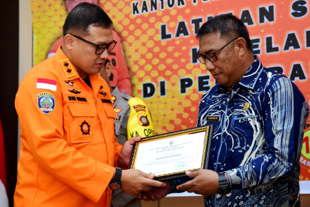 PENGHARGAAN UNTUK PEMKAB BONE BOLANGO