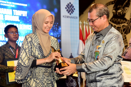 PENGHARGAAN PERUSAHAAN PARIWISATA