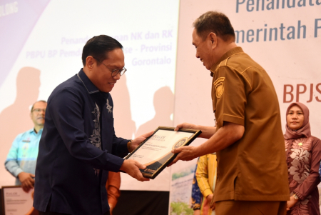 PENGHARGAAN UHC KABUPATEN GORONTALO