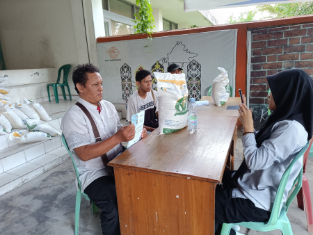 PENYALURAN BANTUAN BERAS KPM