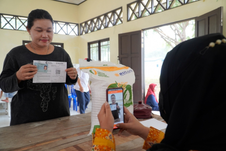 PENYALURAN BANTUAN BERAS KPM