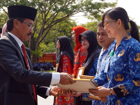 SERAHKAN SERTIFIKAT AKREDITASI