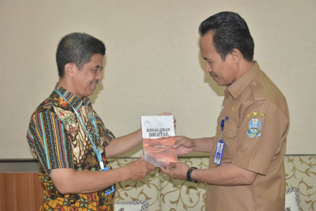 BUKU BERTAJUK  KESALEHAN DIGITAL