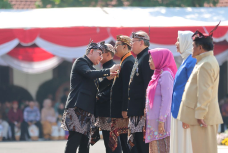 PENGHARGAAN JER BASUKI MAWA BEYA