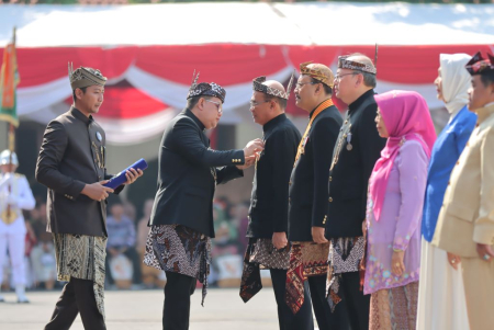 PENGHARGAAN JER BASUKI MAWA BEYA