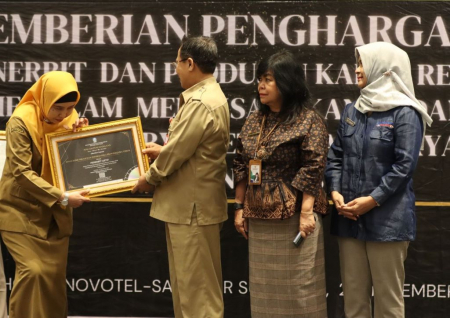 DISKOMINFO JATIM MERAIH PENGHARGAAN KCKR 