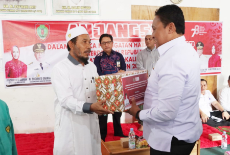 PENYERAHAN BANTUAN SOSIAL