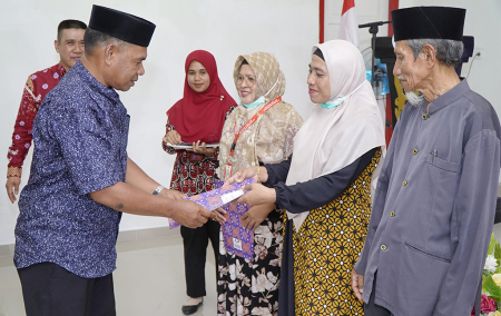 WISUDA WARGA LANSIA CERIA