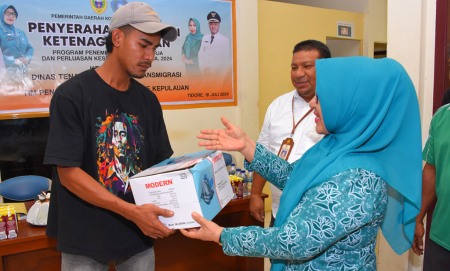 SERAHKAN BANTUAN ALAT PERBENGKELAN