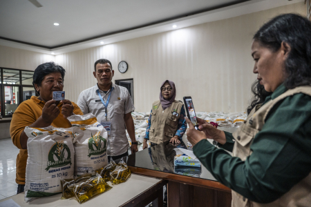 PENYALURAN BANTUAN PANGAN